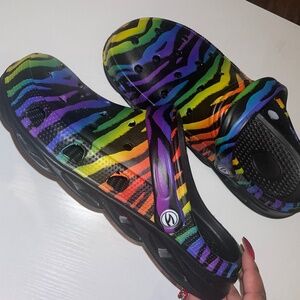 HOBIBEAR UNISEX Rainbow Zebra Clogs